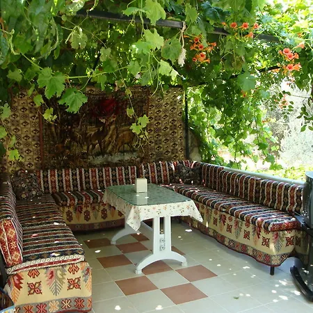 Everest Aparthotel 4*