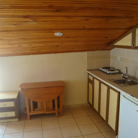 Everest Aparthotel 4*