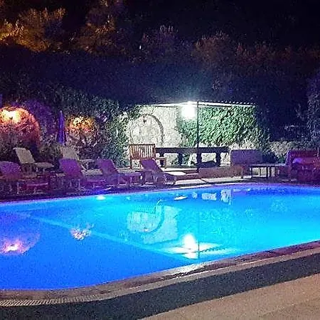 Everest Ξενοδοχείο με διαμερίσματα 4*
