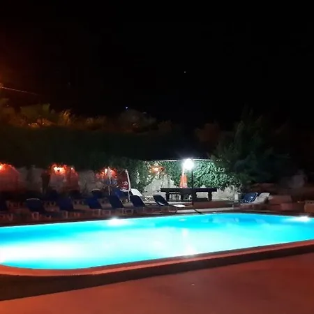 アパートホテル Everest 4*